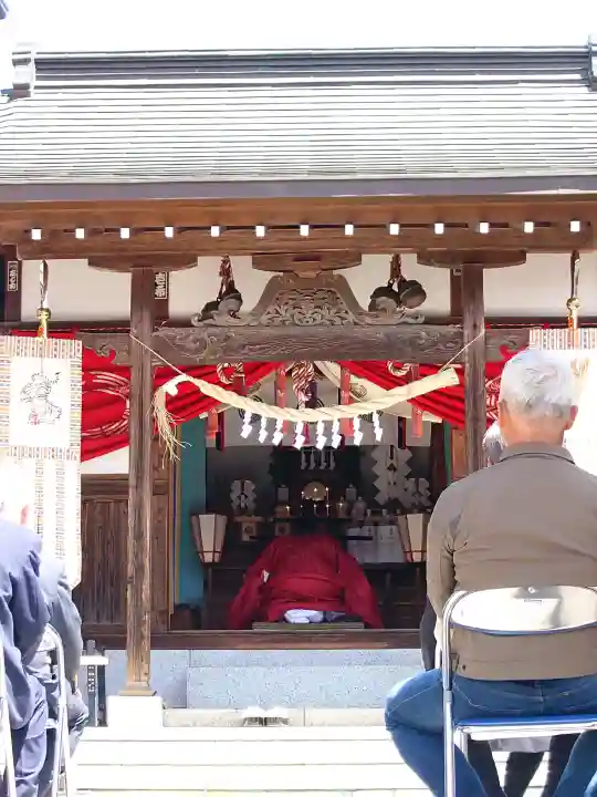 上宮地稲荷神社の{uncategorized: "未分類", other: "その他", undefined: "問題あり", building: "その他建物", grave: "お墓", sacred_gate: "鳥居", guardian: "狛犬", statue: "像", buddha: "仏像", history: "歴史", nature: "自然", garden: "庭園", animal: "動物", pagoda: "塔", temizu: "手水舎", mountain_gate: "山門・神門", sanctuary: "本殿・本堂", subordinate: "末社・摂社", art: "芸術", scenery: "景色", jizo: "地蔵", ema: "絵馬", goshuin: "御朱印", omikuji: "おみくじ", items: "授与品その他", amulet: "お守り", goshuincho: "御朱印帳", eats: "食事", festival: "お祭り", votive_dance: "神楽", shichigosan: "七五三参", wedding: "結婚式", experience: "体験その他", initially: "初詣", around: "周辺", anti_infection: "感染症対策"}