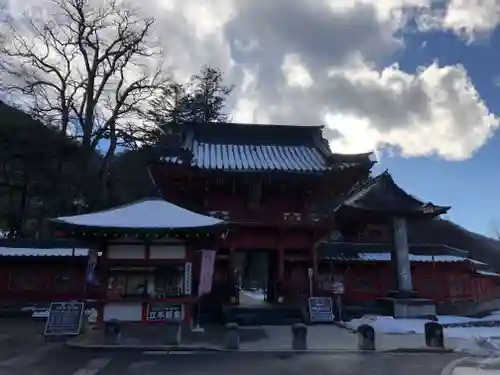 中禅寺の山門・神門