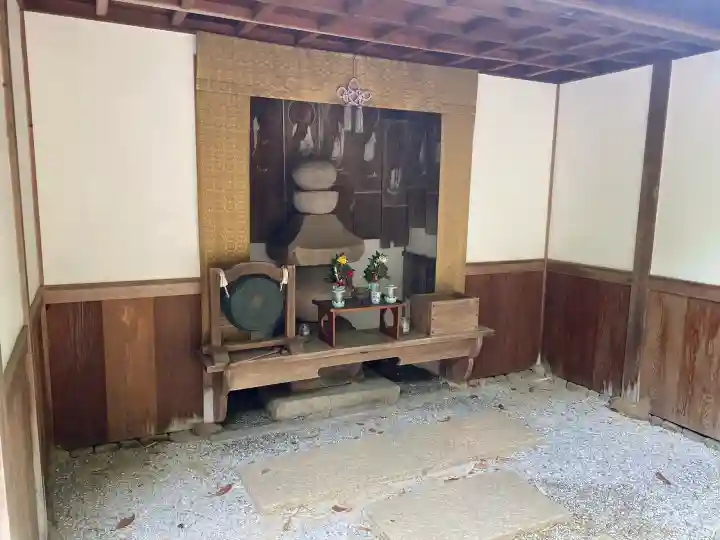 往生院の{uncategorized: "未分類", other: "その他", undefined: "問題あり", building: "その他建物", grave: "お墓", sacred_gate: "鳥居", guardian: "狛犬", statue: "像", buddha: "仏像", history: "歴史", nature: "自然", garden: "庭園", animal: "動物", pagoda: "塔", temizu: "手水舎", mountain_gate: "山門・神門", sanctuary: "本殿・本堂", subordinate: "末社・摂社", art: "芸術", scenery: "景色", jizo: "地蔵", ema: "絵馬", goshuin: "御朱印", omikuji: "おみくじ", items: "授与品その他", amulet: "お守り", goshuincho: "御朱印帳", eats: "食事", festival: "お祭り", votive_dance: "神楽", shichigosan: "七五三参", wedding: "結婚式", experience: "体験その他", initially: "初詣", around: "周辺", anti_infection: "感染症対策"}