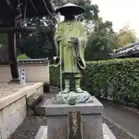 興正寺別院(本山興正寺霊山本廟)の像