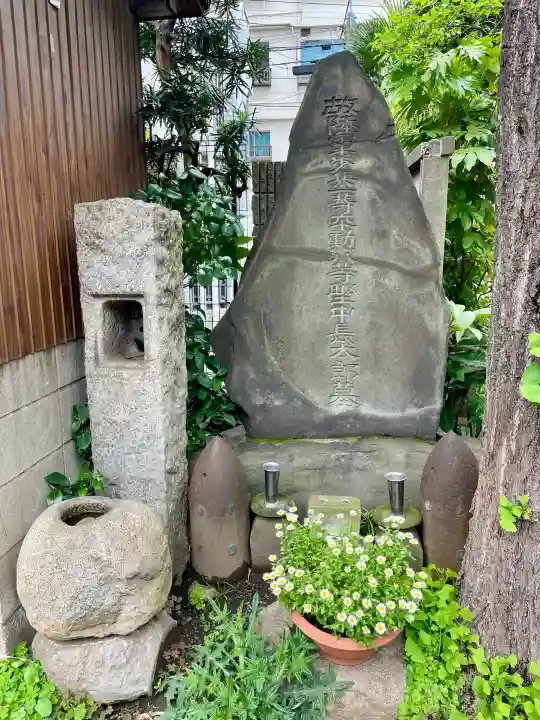 薬王寺の{uncategorized: "未分類", other: "その他", undefined: "問題あり", building: "その他建物", grave: "お墓", sacred_gate: "鳥居", guardian: "狛犬", statue: "像", buddha: "仏像", history: "歴史", nature: "自然", garden: "庭園", animal: "動物", pagoda: "塔", temizu: "手水舎", mountain_gate: "山門・神門", sanctuary: "本殿・本堂", subordinate: "末社・摂社", art: "芸術", scenery: "景色", jizo: "地蔵", ema: "絵馬", goshuin: "御朱印", omikuji: "おみくじ", items: "授与品その他", amulet: "お守り", goshuincho: "御朱印帳", eats: "食事", festival: "お祭り", votive_dance: "神楽", shichigosan: "七五三参", wedding: "結婚式", experience: "体験その他", initially: "初詣", around: "周辺", anti_infection: "感染症対策"}