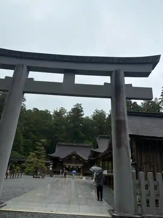 小國神社の{uncategorized: "未分類", other: "その他", undefined: "問題あり", building: "その他建物", grave: "お墓", sacred_gate: "鳥居", guardian: "狛犬", statue: "像", buddha: "仏像", history: "歴史", nature: "自然", garden: "庭園", animal: "動物", pagoda: "塔", temizu: "手水舎", mountain_gate: "山門・神門", sanctuary: "本殿・本堂", subordinate: "末社・摂社", art: "芸術", scenery: "景色", jizo: "地蔵", ema: "絵馬", goshuin: "御朱印", omikuji: "おみくじ", items: "授与品その他", amulet: "お守り", goshuincho: "御朱印帳", eats: "食事", festival: "お祭り", votive_dance: "神楽", shichigosan: "七五三参", wedding: "結婚式", experience: "体験その他", initially: "初詣", around: "周辺", anti_infection: "感染症対策"}