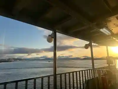 厳島神社の{uncategorized: "未分類", other: "その他", undefined: "問題あり", building: "その他建物", grave: "お墓", sacred_gate: "鳥居", guardian: "狛犬", statue: "像", buddha: "仏像", history: "歴史", nature: "自然", garden: "庭園", animal: "動物", pagoda: "塔", temizu: "手水舎", mountain_gate: "山門・神門", sanctuary: "本殿・本堂", subordinate: "末社・摂社", art: "芸術", scenery: "景色", jizo: "地蔵", ema: "絵馬", goshuin: "御朱印", omikuji: "おみくじ", items: "授与品その他", amulet: "お守り", goshuincho: "御朱印帳", eats: "食事", festival: "お祭り", votive_dance: "神楽", shichigosan: "七五三参", wedding: "結婚式", experience: "体験その他", initially: "初詣", around: "周辺", anti_infection: "感染症対策"}