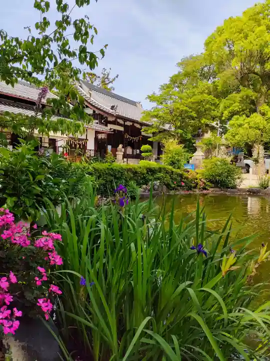 神館神社の庭園