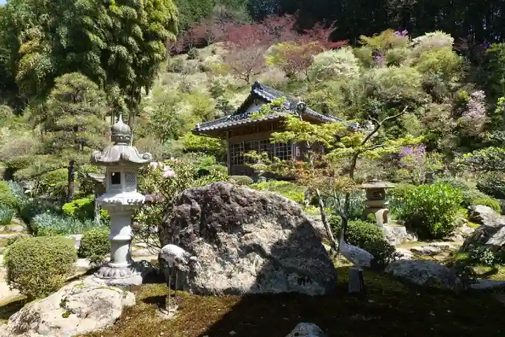 達身寺の庭園