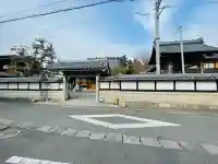 慶円寺の{uncategorized: "未分類", other: "その他", undefined: "問題あり", building: "その他建物", grave: "お墓", sacred_gate: "鳥居", guardian: "狛犬", statue: "像", buddha: "仏像", history: "歴史", nature: "自然", garden: "庭園", animal: "動物", pagoda: "塔", temizu: "手水舎", mountain_gate: "山門・神門", sanctuary: "本殿・本堂", subordinate: "末社・摂社", art: "芸術", scenery: "景色", jizo: "地蔵", ema: "絵馬", goshuin: "御朱印", omikuji: "おみくじ", items: "授与品その他", amulet: "お守り", goshuincho: "御朱印帳", eats: "食事", festival: "お祭り", votive_dance: "神楽", shichigosan: "七五三参", wedding: "結婚式", experience: "体験その他", initially: "初詣", around: "周辺", anti_infection: "感染症対策"}