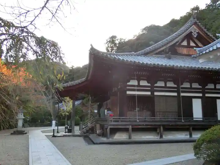 霊山寺の本殿・本堂