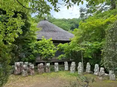 願成就院の{uncategorized: "未分類", other: "その他", undefined: "問題あり", building: "その他建物", grave: "お墓", sacred_gate: "鳥居", guardian: "狛犬", statue: "像", buddha: "仏像", history: "歴史", nature: "自然", garden: "庭園", animal: "動物", pagoda: "塔", temizu: "手水舎", mountain_gate: "山門・神門", sanctuary: "本殿・本堂", subordinate: "末社・摂社", art: "芸術", scenery: "景色", jizo: "地蔵", ema: "絵馬", goshuin: "御朱印", omikuji: "おみくじ", items: "授与品その他", amulet: "お守り", goshuincho: "御朱印帳", eats: "食事", festival: "お祭り", votive_dance: "神楽", shichigosan: "七五三参", wedding: "結婚式", experience: "体験その他", initially: "初詣", around: "周辺", anti_infection: "感染症対策"}