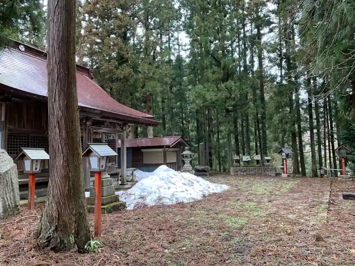 湯野上温泉神社の建物その他