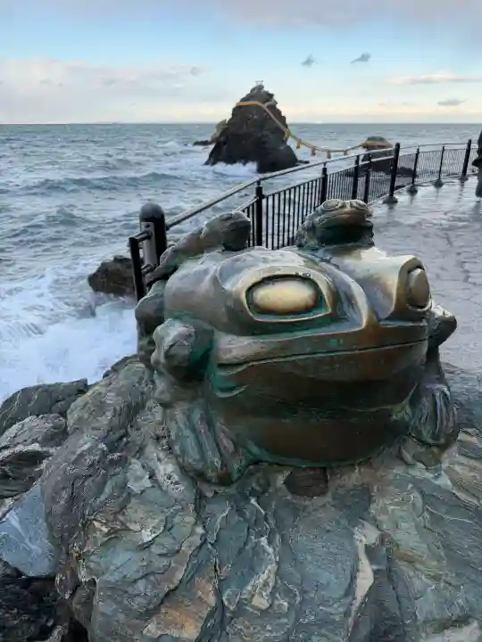 二見興玉神社の{uncategorized: "未分類", other: "その他", undefined: "問題あり", building: "その他建物", grave: "お墓", sacred_gate: "鳥居", guardian: "狛犬", statue: "像", buddha: "仏像", history: "歴史", nature: "自然", garden: "庭園", animal: "動物", pagoda: "塔", temizu: "手水舎", mountain_gate: "山門・神門", sanctuary: "本殿・本堂", subordinate: "末社・摂社", art: "芸術", scenery: "景色", jizo: "地蔵", ema: "絵馬", goshuin: "御朱印", omikuji: "おみくじ", items: "授与品その他", amulet: "お守り", goshuincho: "御朱印帳", eats: "食事", festival: "お祭り", votive_dance: "神楽", shichigosan: "七五三参", wedding: "結婚式", experience: "体験その他", initially: "初詣", around: "周辺", anti_infection: "感染症対策"}