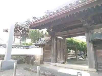 縁盛寺の山門・神門