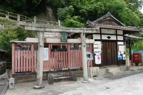 相槌神社の本殿