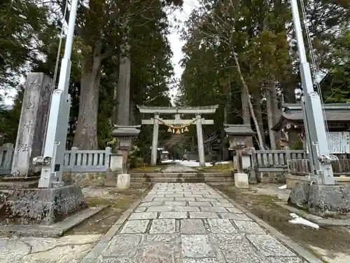 雄山神社中宮祈願殿(富山県)