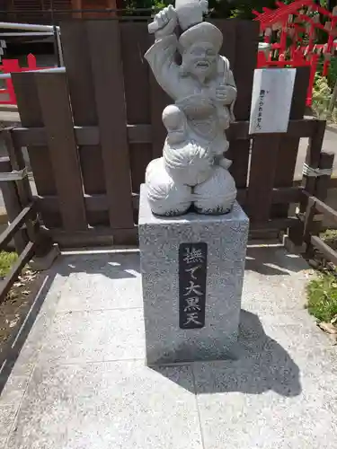 朝日氷川神社の像