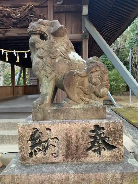 賣夫神社(嫁振)の狛犬