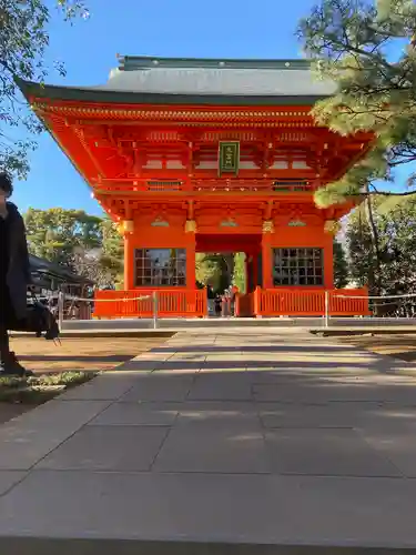 穴八幡宮の山門・神門
