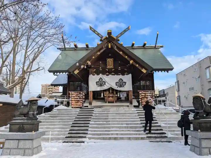 札幌諏訪神社の本殿・本堂