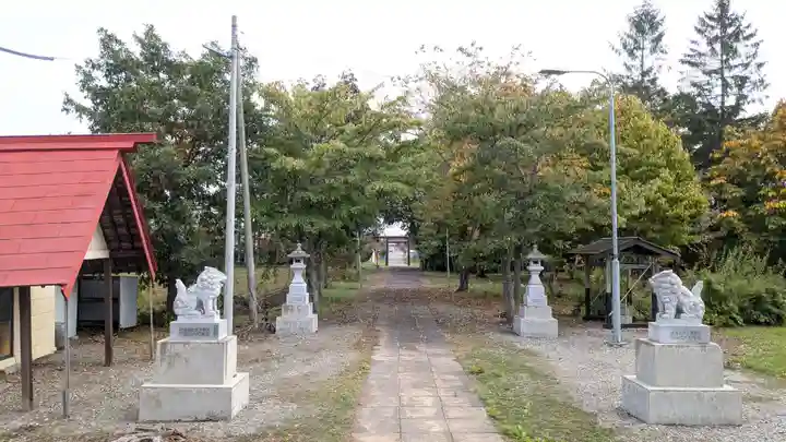 上更別神社の庭園