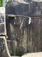 三ツ石神社の{uncategorized: "未分類", other: "その他", undefined: "問題あり", building: "その他建物", grave: "お墓", sacred_gate: "鳥居", guardian: "狛犬", statue: "像", buddha: "仏像", history: "歴史", nature: "自然", garden: "庭園", animal: "動物", pagoda: "塔", temizu: "手水舎", mountain_gate: "山門・神門", sanctuary: "本殿・本堂", subordinate: "末社・摂社", art: "芸術", scenery: "景色", jizo: "地蔵", ema: "絵馬", goshuin: "御朱印", omikuji: "おみくじ", items: "授与品その他", amulet: "お守り", goshuincho: "御朱印帳", eats: "食事", festival: "お祭り", votive_dance: "神楽", shichigosan: "七五三参", wedding: "結婚式", experience: "体験その他", initially: "初詣", around: "周辺", anti_infection: "感染症対策"}