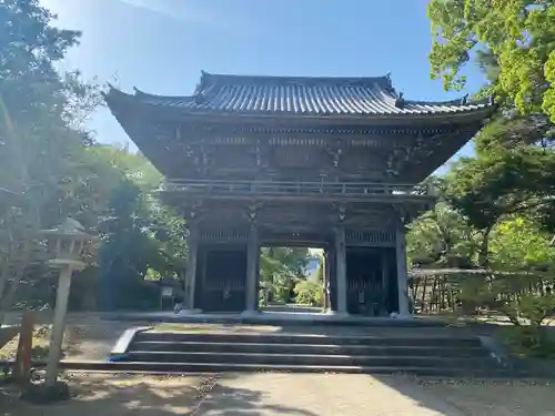 鏡忍寺の山門