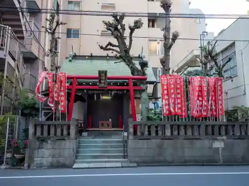 五柱稲荷神社の{uncategorized: "未分類", other: "その他", undefined: "問題あり", building: "その他建物", grave: "お墓", sacred_gate: "鳥居", guardian: "狛犬", statue: "像", buddha: "仏像", history: "歴史", nature: "自然", garden: "庭園", animal: "動物", pagoda: "塔", temizu: "手水舎", mountain_gate: "山門・神門", sanctuary: "本殿・本堂", subordinate: "末社・摂社", art: "芸術", scenery: "景色", jizo: "地蔵", ema: "絵馬", goshuin: "御朱印", omikuji: "おみくじ", items: "授与品その他", amulet: "お守り", goshuincho: "御朱印帳", eats: "食事", festival: "お祭り", votive_dance: "神楽", shichigosan: "七五三参", wedding: "結婚式", experience: "体験その他", initially: "初詣", around: "周辺", anti_infection: "感染症対策"}