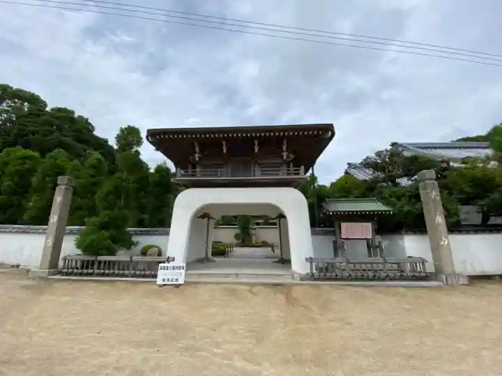 智禅寺の山門・神門