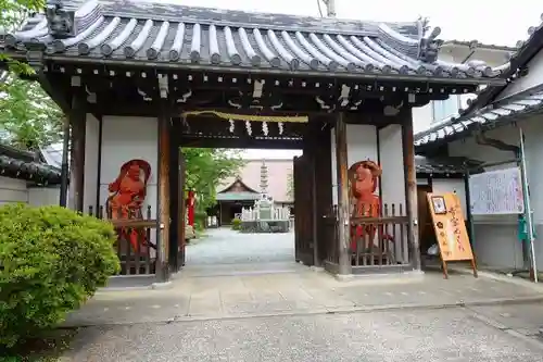 櫻本坊の山門・神門