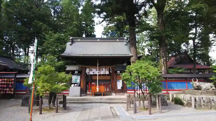 飛驒天満宮の山門・神門