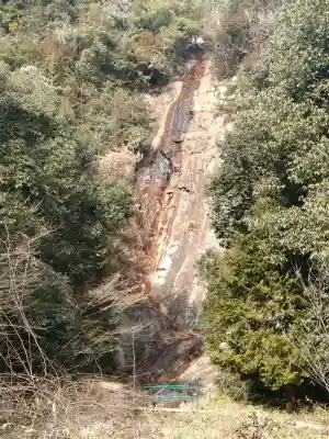 大頭神社の{uncategorized: "未分類", other: "その他", undefined: "問題あり", building: "その他建物", grave: "お墓", sacred_gate: "鳥居", guardian: "狛犬", statue: "像", buddha: "仏像", history: "歴史", nature: "自然", garden: "庭園", animal: "動物", pagoda: "塔", temizu: "手水舎", mountain_gate: "山門・神門", sanctuary: "本殿・本堂", subordinate: "末社・摂社", art: "芸術", scenery: "景色", jizo: "地蔵", ema: "絵馬", goshuin: "御朱印", omikuji: "おみくじ", items: "授与品その他", amulet: "お守り", goshuincho: "御朱印帳", eats: "食事", festival: "お祭り", votive_dance: "神楽", shichigosan: "七五三参", wedding: "結婚式", experience: "体験その他", initially: "初詣", around: "周辺", anti_infection: "感染症対策"}