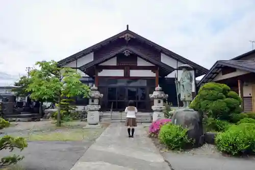 圓行寺の本殿・本堂