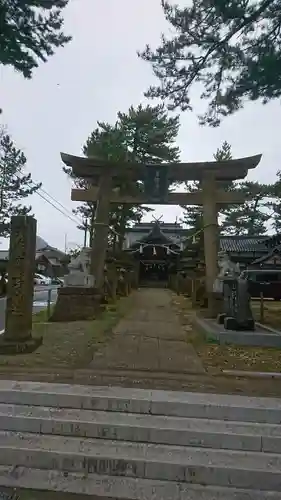 鷹野神社の鳥居