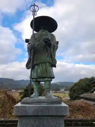 東前寺の像