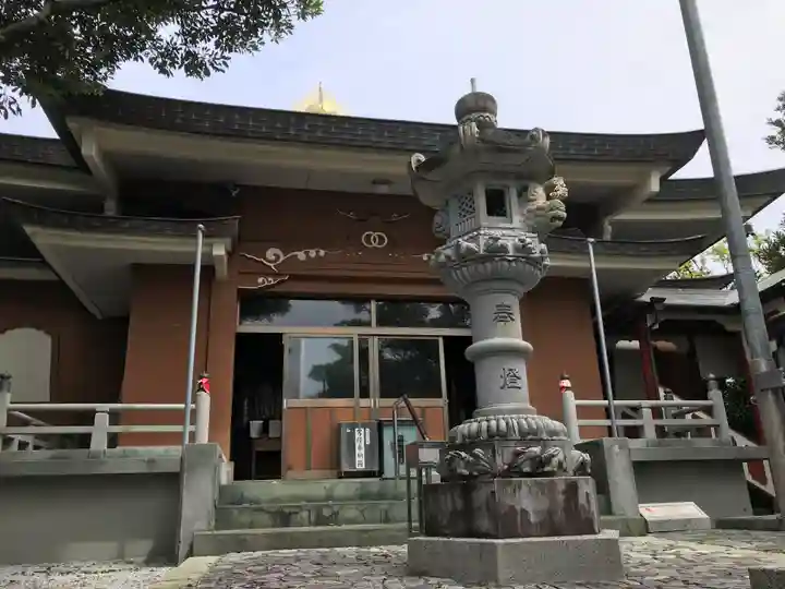 津照寺の本殿・本堂