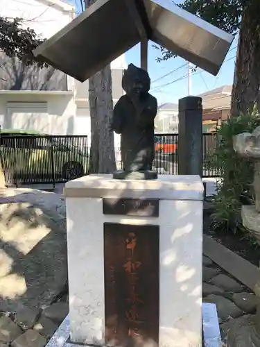 鳩ヶ谷氷川神社の像