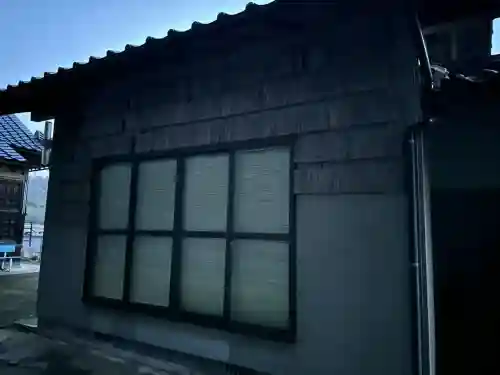 湯神社の{uncategorized: "未分類", other: "その他", undefined: "問題あり", building: "その他建物", grave: "お墓", sacred_gate: "鳥居", guardian: "狛犬", statue: "像", buddha: "仏像", history: "歴史", nature: "自然", garden: "庭園", animal: "動物", pagoda: "塔", temizu: "手水舎", mountain_gate: "山門・神門", sanctuary: "本殿・本堂", subordinate: "末社・摂社", art: "芸術", scenery: "景色", jizo: "地蔵", ema: "絵馬", goshuin: "御朱印", omikuji: "おみくじ", items: "授与品その他", amulet: "お守り", goshuincho: "御朱印帳", eats: "食事", festival: "お祭り", votive_dance: "神楽", shichigosan: "七五三参", wedding: "結婚式", experience: "体験その他", initially: "初詣", around: "周辺", anti_infection: "感染症対策"}