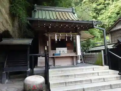 銭洗弁財天宇賀福神社の本殿・本堂