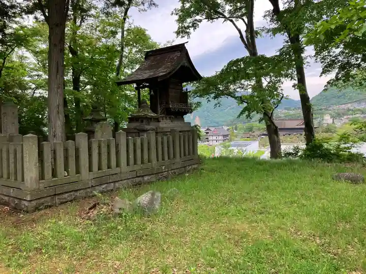 健御名方富命彦神別神社の末社・摂社