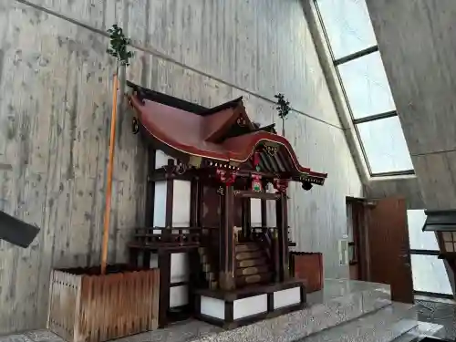 熊野神社衣笠分社の{uncategorized: "未分類", other: "その他", undefined: "問題あり", building: "その他建物", grave: "お墓", sacred_gate: "鳥居", guardian: "狛犬", statue: "像", buddha: "仏像", history: "歴史", nature: "自然", garden: "庭園", animal: "動物", pagoda: "塔", temizu: "手水舎", mountain_gate: "山門・神門", sanctuary: "本殿・本堂", subordinate: "末社・摂社", art: "芸術", scenery: "景色", jizo: "地蔵", ema: "絵馬", goshuin: "御朱印", omikuji: "おみくじ", items: "授与品その他", amulet: "お守り", goshuincho: "御朱印帳", eats: "食事", festival: "お祭り", votive_dance: "神楽", shichigosan: "七五三参", wedding: "結婚式", experience: "体験その他", initially: "初詣", around: "周辺", anti_infection: "感染症対策"}