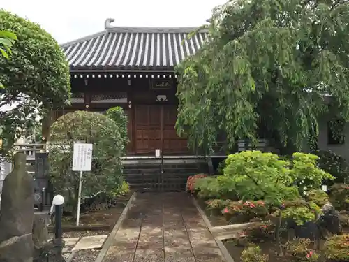 定泉寺の本殿・本堂