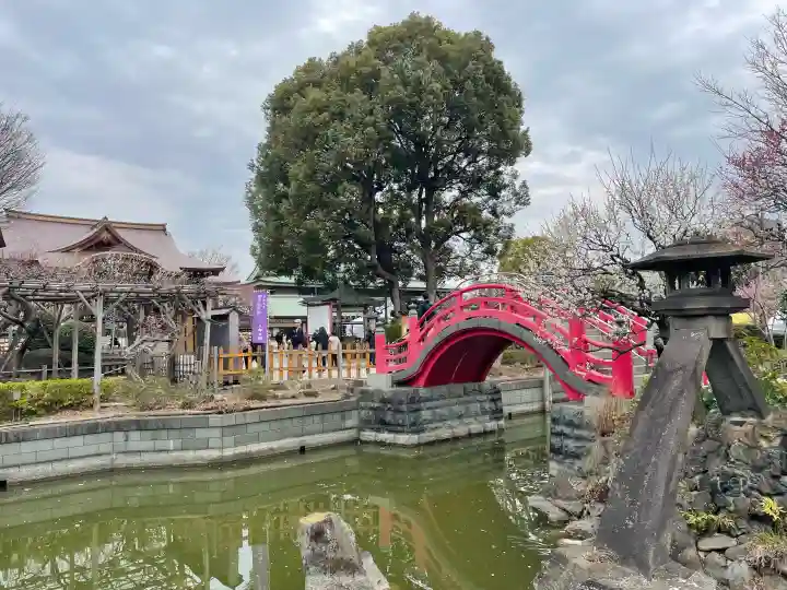 亀戸天神社の{uncategorized: "未分類", other: "その他", undefined: "問題あり", building: "その他建物", grave: "お墓", sacred_gate: "鳥居", guardian: "狛犬", statue: "像", buddha: "仏像", history: "歴史", nature: "自然", garden: "庭園", animal: "動物", pagoda: "塔", temizu: "手水舎", mountain_gate: "山門・神門", sanctuary: "本殿・本堂", subordinate: "末社・摂社", art: "芸術", scenery: "景色", jizo: "地蔵", ema: "絵馬", goshuin: "御朱印", omikuji: "おみくじ", items: "授与品その他", amulet: "お守り", goshuincho: "御朱印帳", eats: "食事", festival: "お祭り", votive_dance: "神楽", shichigosan: "七五三参", wedding: "結婚式", experience: "体験その他", initially: "初詣", around: "周辺", anti_infection: "感染症対策"}