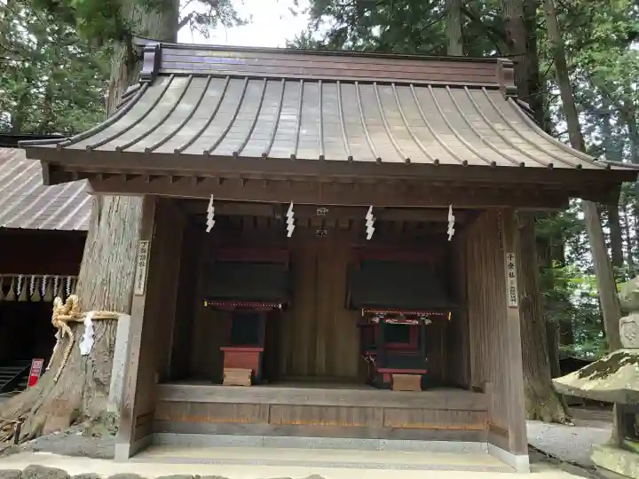 北口本宮冨士浅間神社の{uncategorized: "未分類", other: "その他", undefined: "問題あり", building: "その他建物", grave: "お墓", sacred_gate: "鳥居", guardian: "狛犬", statue: "像", buddha: "仏像", history: "歴史", nature: "自然", garden: "庭園", animal: "動物", pagoda: "塔", temizu: "手水舎", mountain_gate: "山門・神門", sanctuary: "本殿・本堂", subordinate: "末社・摂社", art: "芸術", scenery: "景色", jizo: "地蔵", ema: "絵馬", goshuin: "御朱印", omikuji: "おみくじ", items: "授与品その他", amulet: "お守り", goshuincho: "御朱印帳", eats: "食事", festival: "お祭り", votive_dance: "神楽", shichigosan: "七五三参", wedding: "結婚式", experience: "体験その他", initially: "初詣", around: "周辺", anti_infection: "感染症対策"}