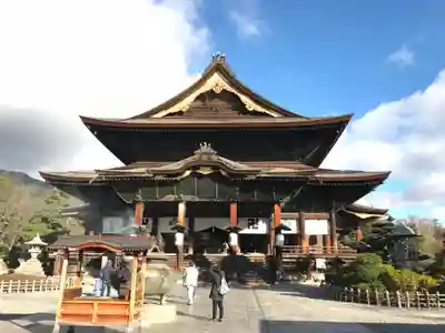 善光寺の本殿・本堂