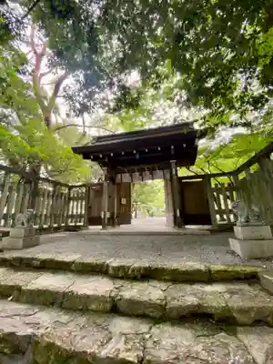 山内神社の山門・神門