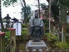 調神社の像