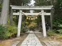 雄山神社中宮祈願殿の{uncategorized: "未分類", other: "その他", undefined: "問題あり", building: "その他建物", grave: "お墓", sacred_gate: "鳥居", guardian: "狛犬", statue: "像", buddha: "仏像", history: "歴史", nature: "自然", garden: "庭園", animal: "動物", pagoda: "塔", temizu: "手水舎", mountain_gate: "山門・神門", sanctuary: "本殿・本堂", subordinate: "末社・摂社", art: "芸術", scenery: "景色", jizo: "地蔵", ema: "絵馬", goshuin: "御朱印", omikuji: "おみくじ", items: "授与品その他", amulet: "お守り", goshuincho: "御朱印帳", eats: "食事", festival: "お祭り", votive_dance: "神楽", shichigosan: "七五三参", wedding: "結婚式", experience: "体験その他", initially: "初詣", around: "周辺", anti_infection: "感染症対策"}