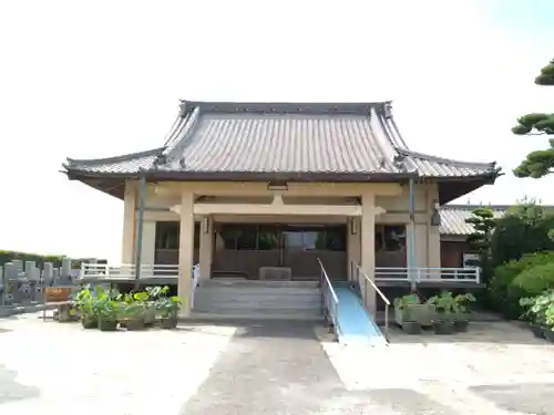 徳行寺の本殿・本堂