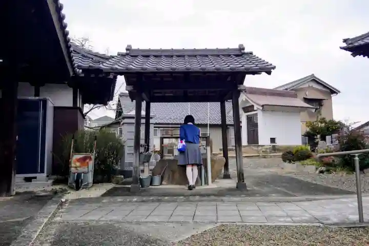 正法寺の手水舎