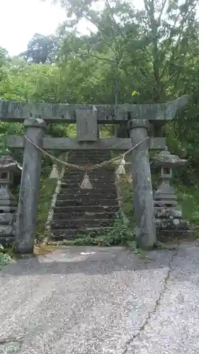 毛蕨神社の鳥居