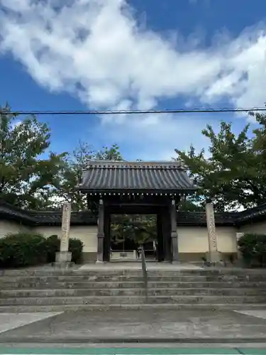 教信寺の山門・神門