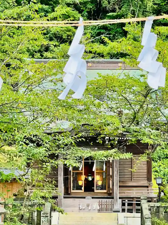 御霊神社の{uncategorized: "未分類", other: "その他", undefined: "問題あり", building: "その他建物", grave: "お墓", sacred_gate: "鳥居", guardian: "狛犬", statue: "像", buddha: "仏像", history: "歴史", nature: "自然", garden: "庭園", animal: "動物", pagoda: "塔", temizu: "手水舎", mountain_gate: "山門・神門", sanctuary: "本殿・本堂", subordinate: "末社・摂社", art: "芸術", scenery: "景色", jizo: "地蔵", ema: "絵馬", goshuin: "御朱印", omikuji: "おみくじ", items: "授与品その他", amulet: "お守り", goshuincho: "御朱印帳", eats: "食事", festival: "お祭り", votive_dance: "神楽", shichigosan: "七五三参", wedding: "結婚式", experience: "体験その他", initially: "初詣", around: "周辺", anti_infection: "感染症対策"}
